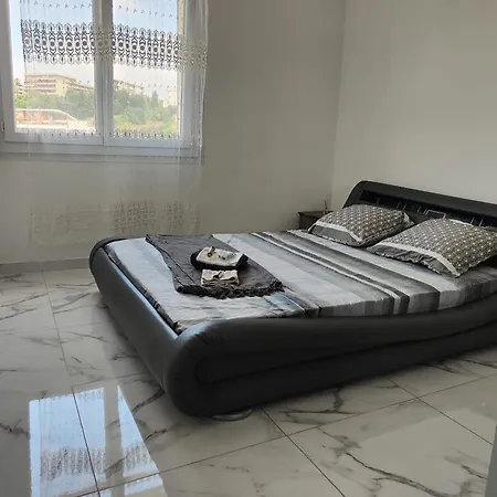 شقة Spacieux 3 Et Balcon